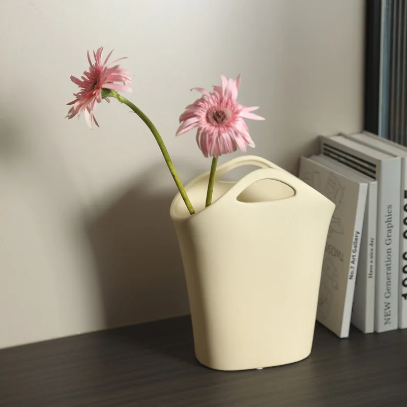 Creamy Style Niche Handbag With Ceramic Vase As Decorative.high-end Design Dining Table Tv Cabinet Flower Arrangement Decoration