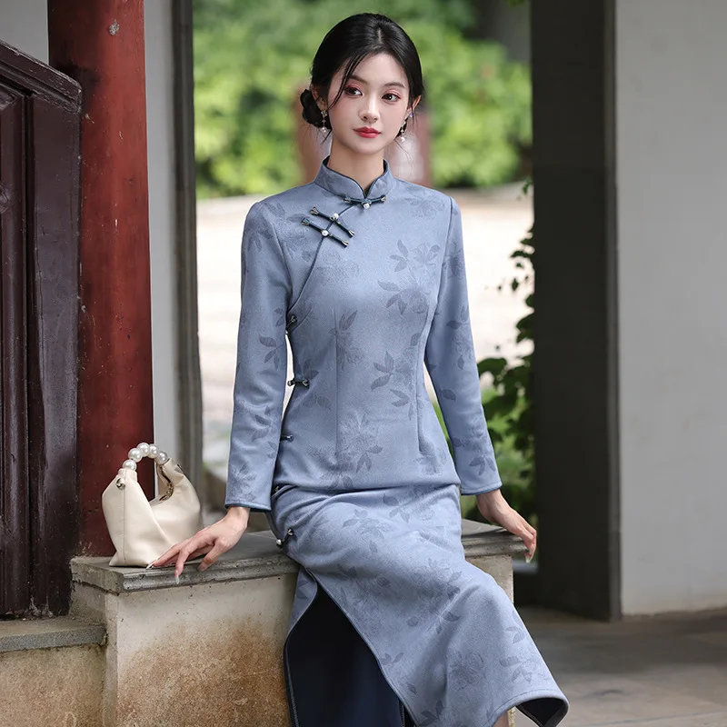 

Improving The Youthful and Girlish Temperament of Cheongsam 2025 Autumn New Long Sleeved Retro Chinese Style Blue Qipao