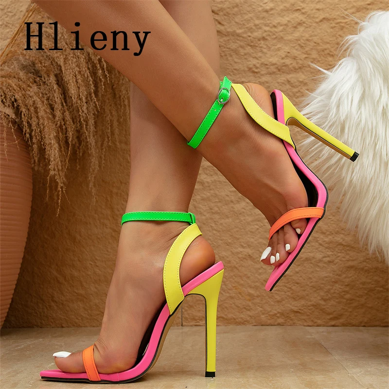 Hlieny 2025 verano Sexy puntiagudos tacones altos sandalias de mujer nueva moda Color mezclado hebilla correa diapositivas fiesta Stripper zapatos