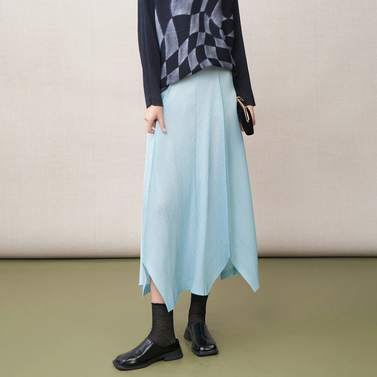 Miyake Pleated 2025 New Irregular Half-body Skirt Women's Mid-length Skirt High-waisted Peplum Skirt Niche Half-skirt Autumn
