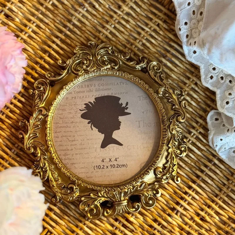 European Retro Imitation Solid Wood Resin Photo Frame Ornament Wall Hanging Frame For Wedding Marriage Home Wall Decoration