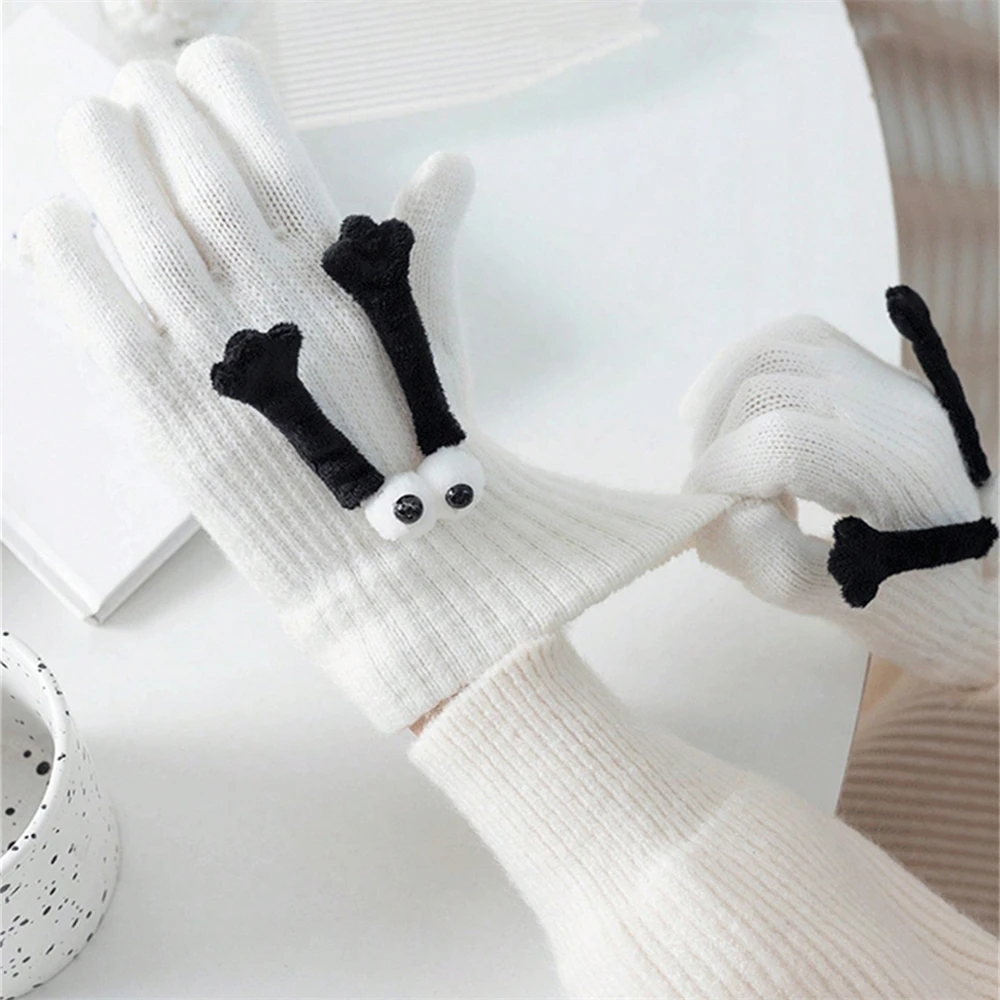 A pair Magnetic Hand Holding Gloves Gloves Winter Warm Couple Warm Gloves Novelty  Hand Holding Funn