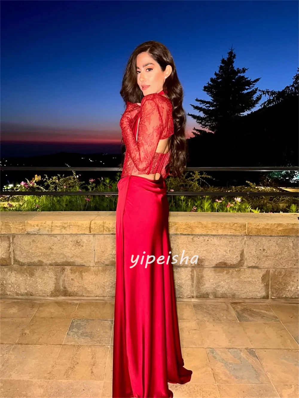 Abiti lunghi personalizzati di alta qualità abbinati a charmeuse in pizzo con pieghe dritte e scollo all'americana Abiti per occasioni su misura Taglie disponibili Sexy