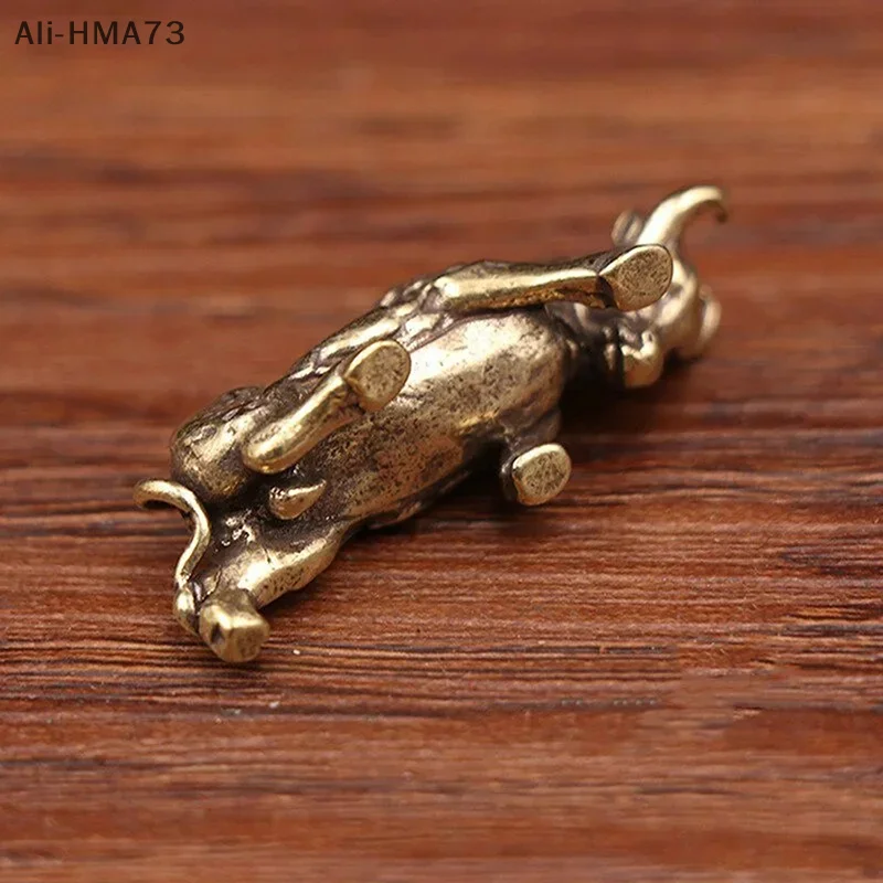 HMA73-ทองเหลือง Lucky Bullfighting รูปปั้นเครื่องประดับตกแต่งบ้าน Bitcoin Stock Market Trading Lucky Bull Office Desk Decor งานฝีมือ