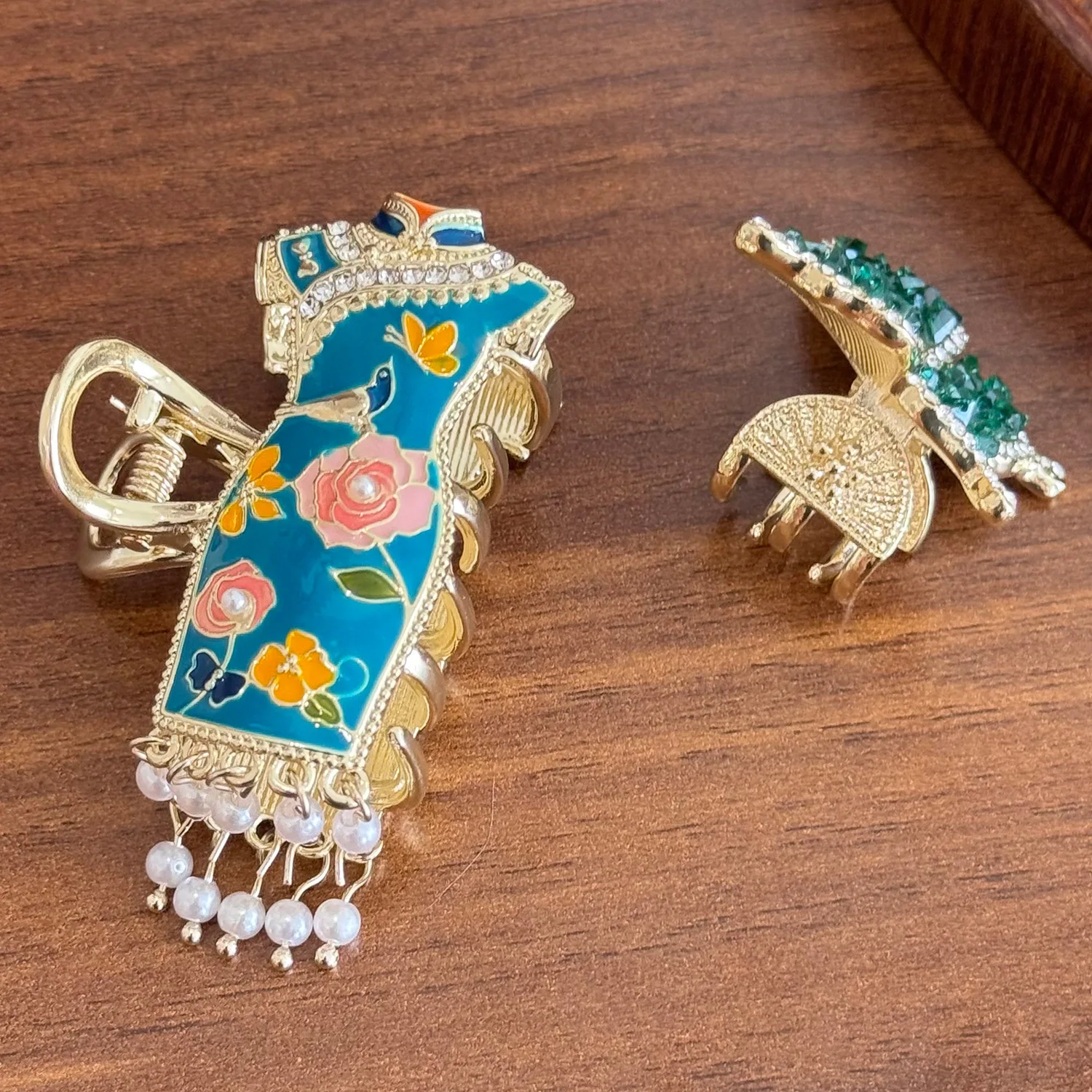 

NEW Enamel Cheongsam Butterfly Hair Claw Light Luxury Antique Style Claw Clip Diamond Pearl Hair Clip Hair Accessories for Women