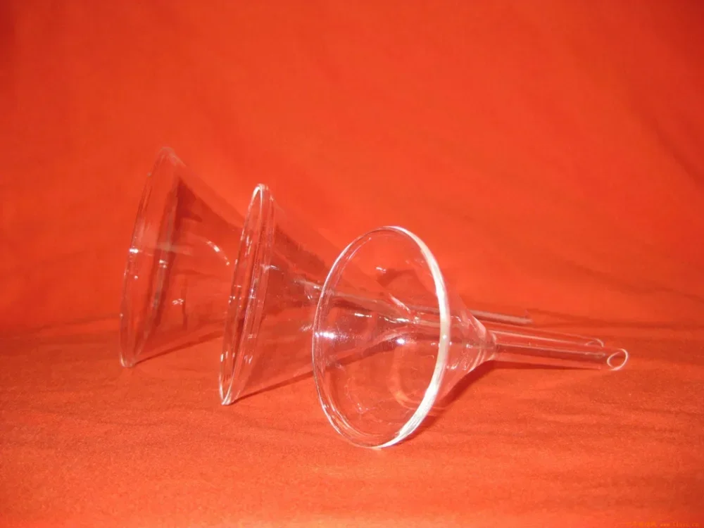 Lejek laboratoryjny 60 mm z krótkim łodem i grubym szkłem