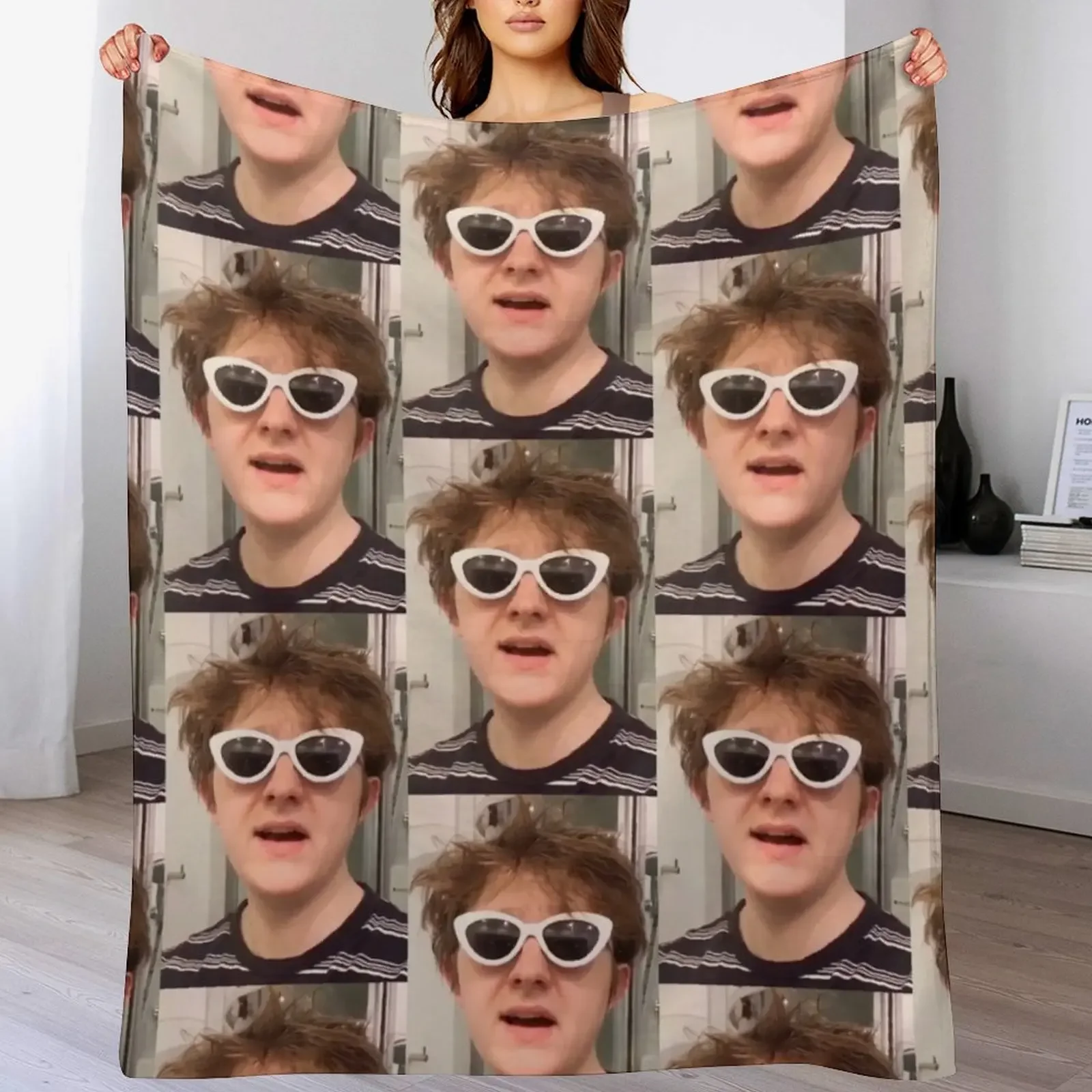 

Lewis Capaldi - Sunglasses 2 Throw Blanket Summer Multi-Purpose halloween Tourist Blankets