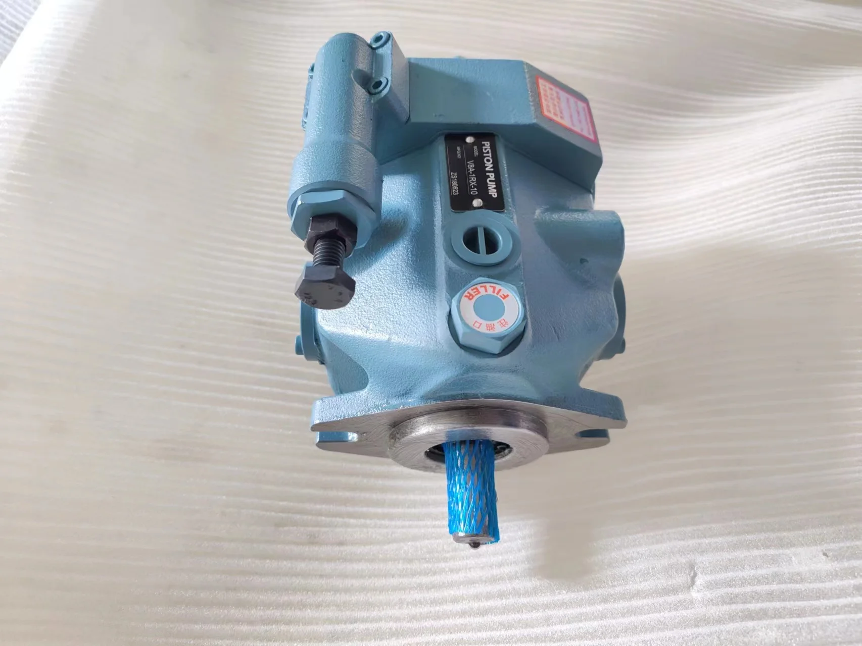 V15 V18 V23 سلسلة V15A1RY-95 مضخة المكبس المتغير الهيدروليكي المحوري V70A3RX-60 V23A2RX-30 V8A1RX-20