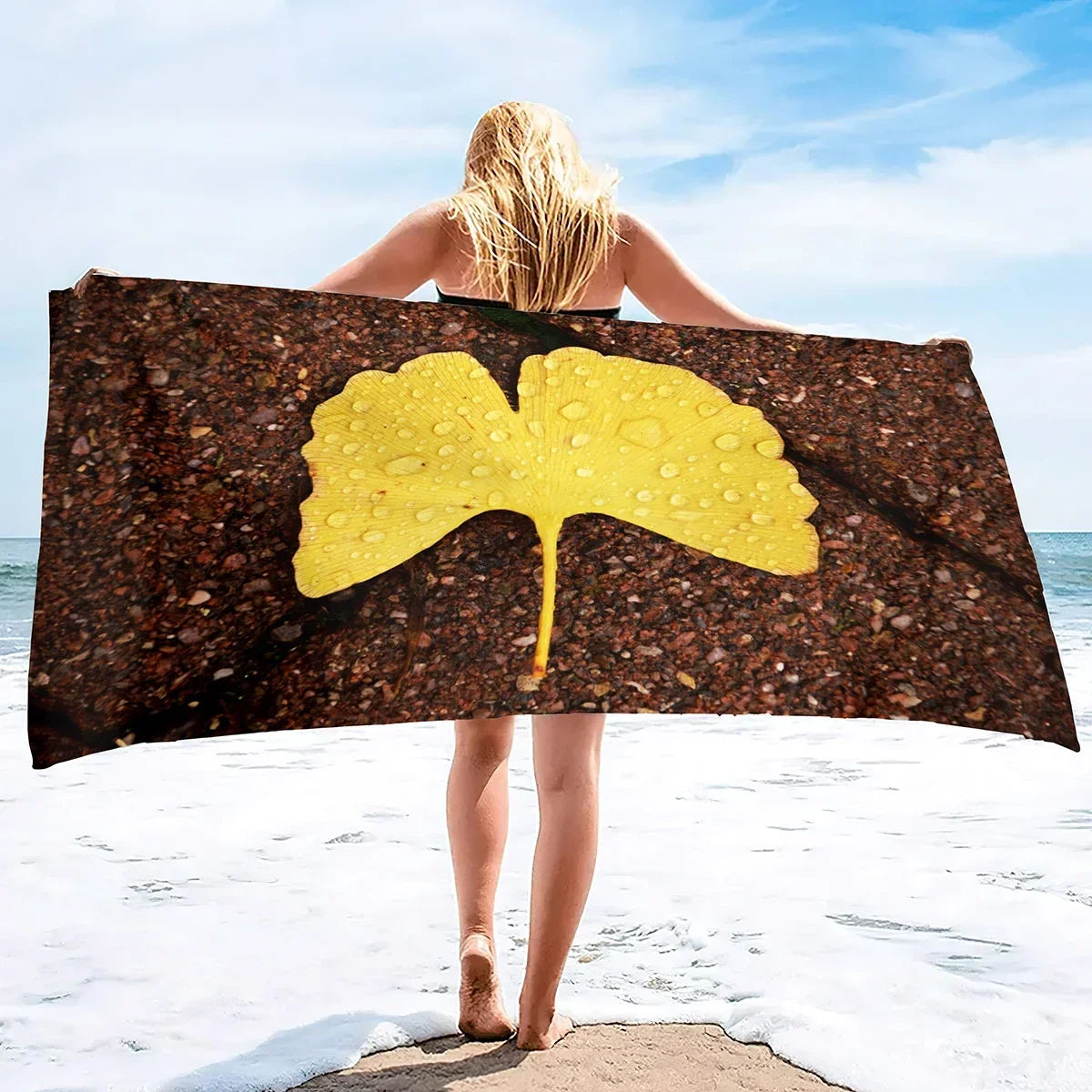 Bath Towels, Ginkgo Leaves Pool Towels Compact Lightweight Beach Towels Quick Dry Absorbent Lightweight Beach Towel for Travel