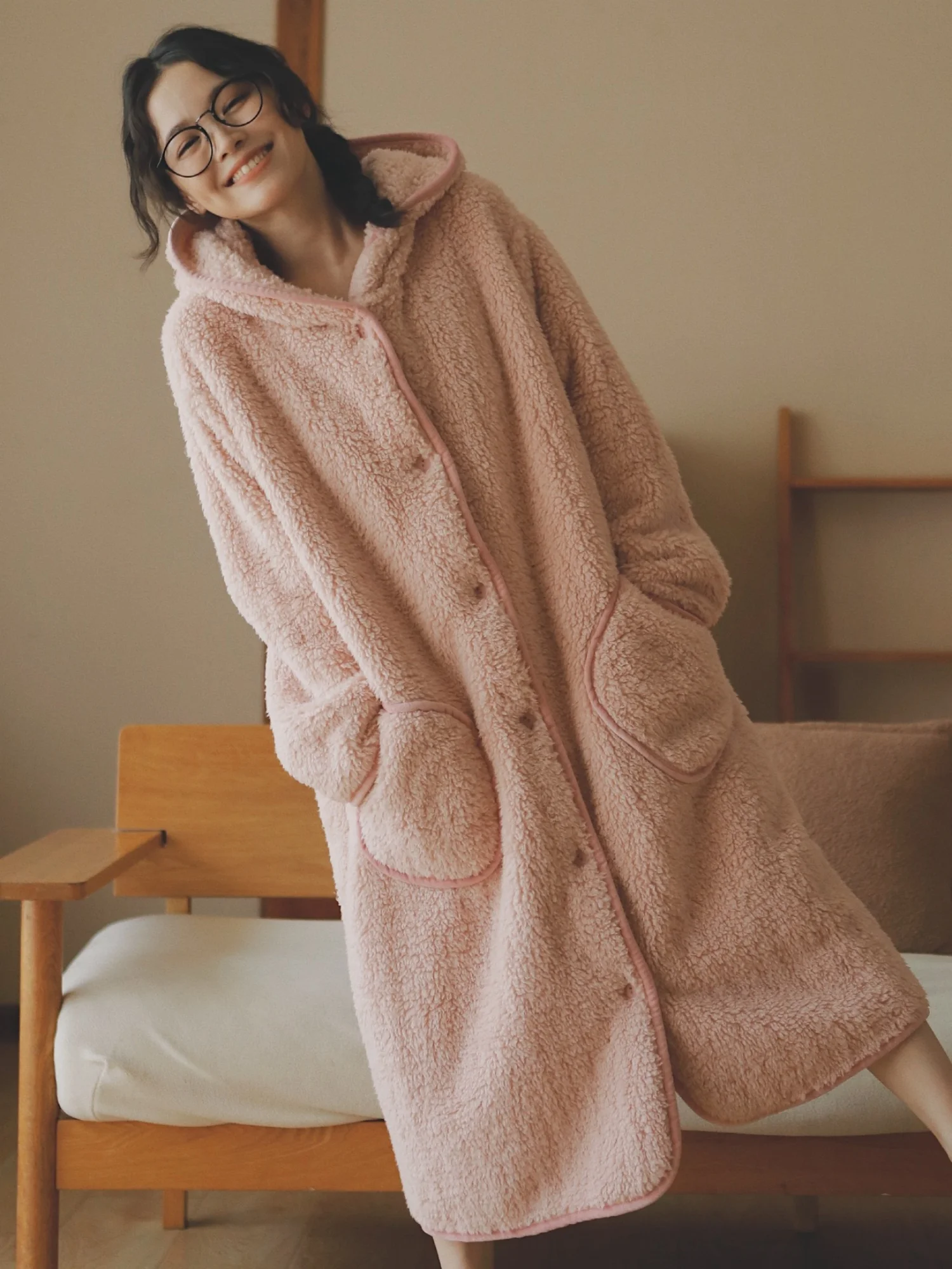 

Autumn Winter Warm Flannel Spwear Women Long Over-Knee Robe Coral Fce Long Sve Hooded Home Clothes Set