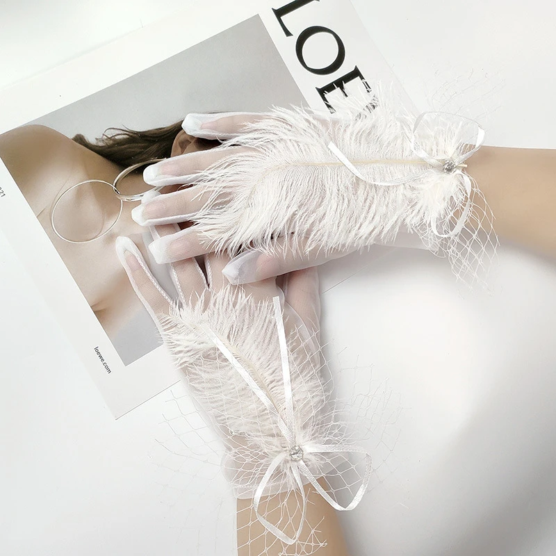 

Fashion Bridal Short Lace Feather Gloves Wedding Dress Exquisite Gloves Breathable Tulle Mesh Gloves Dinner Party Costume