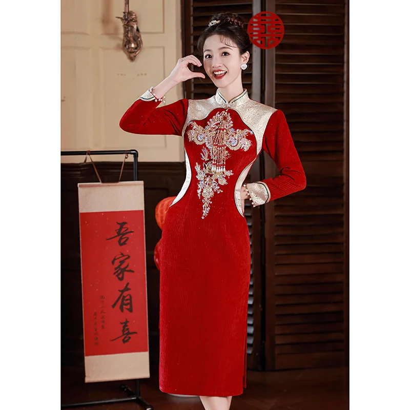 Traditional Mandarin Collar Cheongsam Long Sleeved Sexy Slim Fitting Qipao Classical Tassel Pendant Dress Vintage Novelty Xiuhe