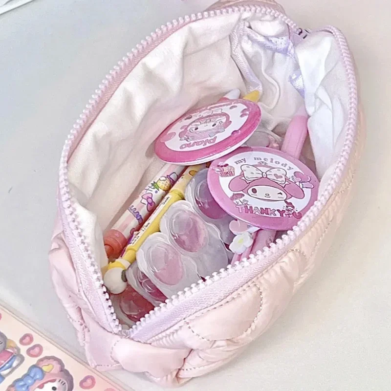 2024 Sanrio Hello Kitty Astuccio per matite Astuccio per penne di grande capacità Simpatico gatto Kt Borsa per cosmetici Forniture per studenti per ragazze Regali di cancelleria