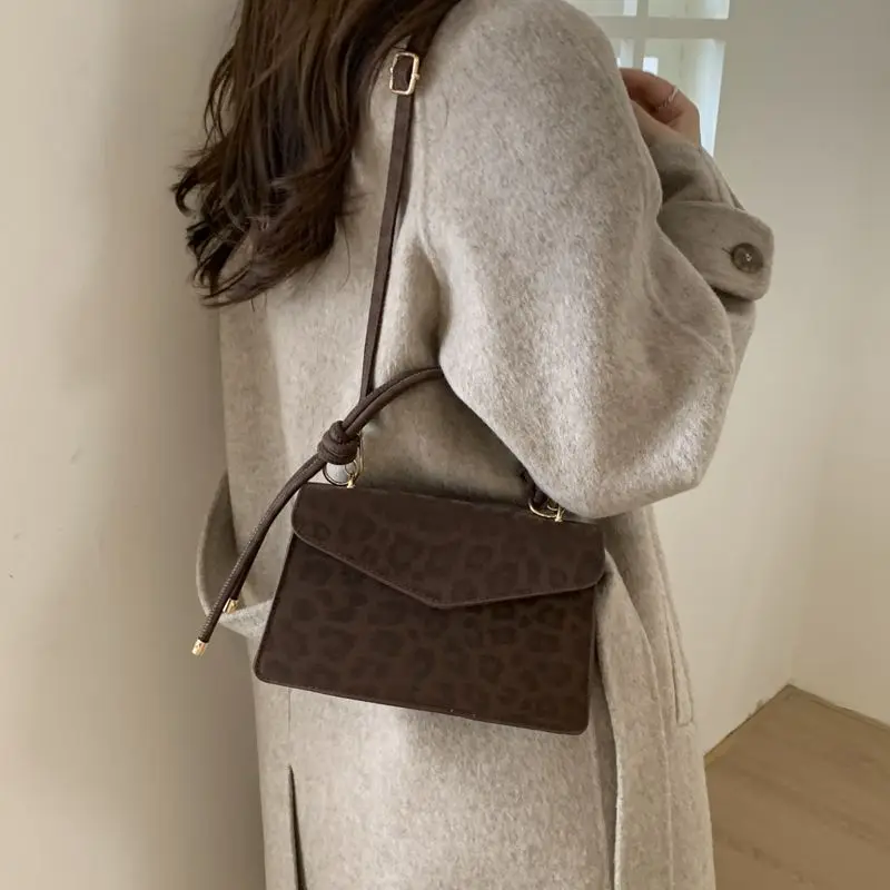 

Niche Design Leopard Print Women's Bag travel versatile Simple Underarm Bag Niche Design Sweet Girls Handbag Chic Crossbody Bag
