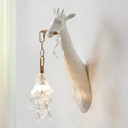 Designer Harz Giraffe LED Wandleuchte für Nachttischbeleuchtung Korridor Wohnzimmer Dekor Licht dreifarbiges Licht