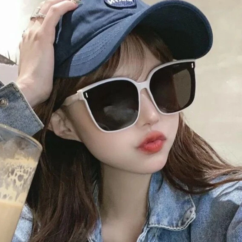 Korean Fashion Square Sunglasses Women Men Retro Beach Eyewear