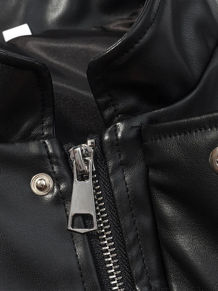 سترة جلدية قصيرة عصرية ومتعددة الاستخدامات على الطراز الأوروبي للسيدات بلون سادة وياقة واقفة.