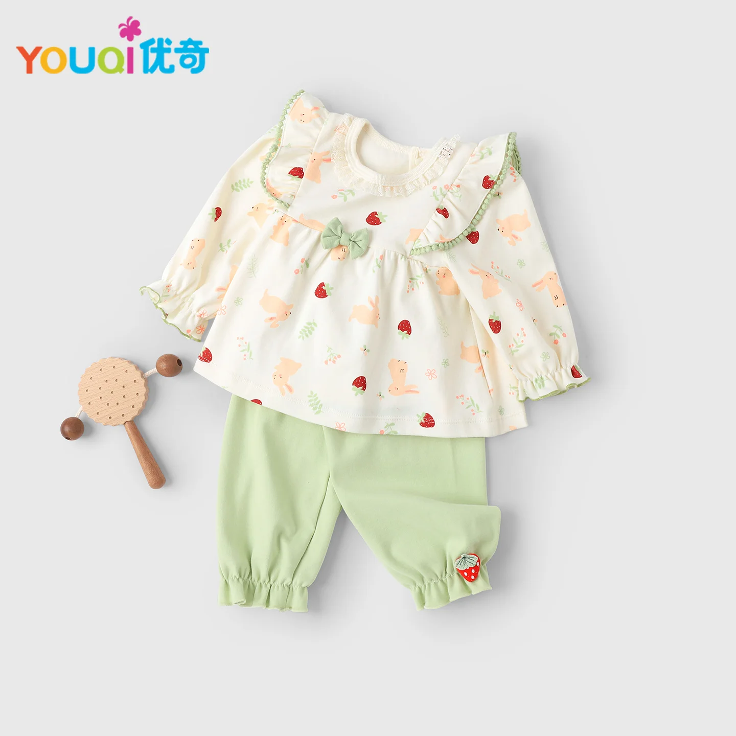 

YOUQ Baby Girl Spring and Autumn Strawberry Rabbit Printed Cute Set Baby Cotton Flying Sleeve Top+Green Leg Tights Two Piece Set