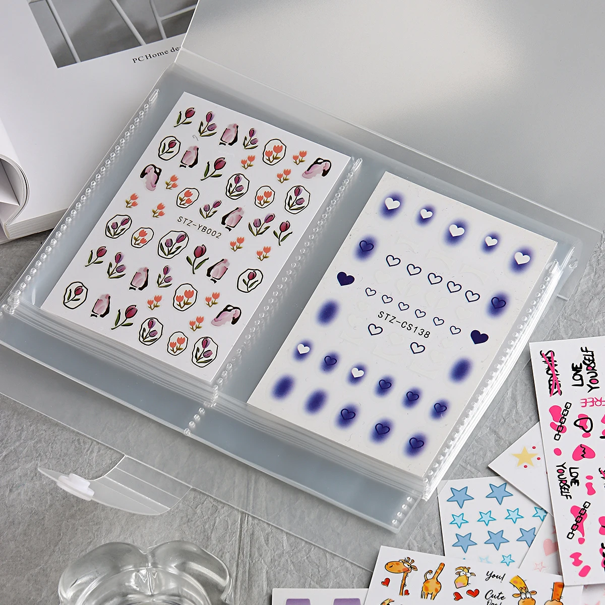 Libro di adesivi per nail art trasparente, libro di stoccaggio di adesivi vuoto, libro di raccolta, libro di visualizzazione di adesivi per unghie (senza adesivi)