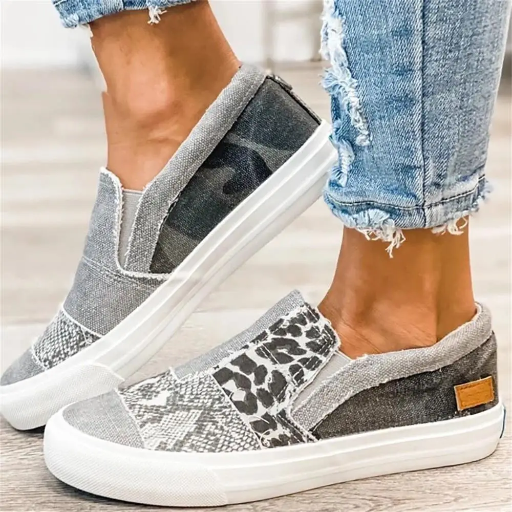 Women Larged-Size Flats 2024 Spring New Leopard Print Ladies Canvas Shoes Dropshipping 35-43 Breathable Female Trendy Sneakers