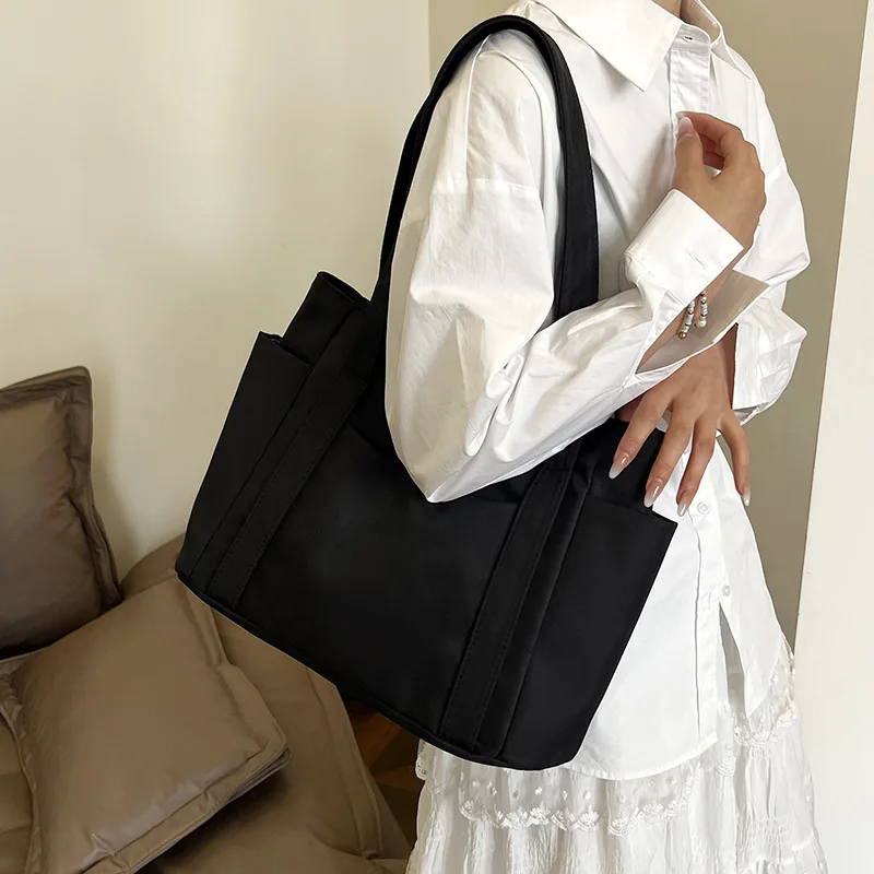 Fashion New Lightweight Mommy Tote Bag Casual and Minimalist Macaron Color Handbag Large Capacity Commuting Mommy Shoulder Bag