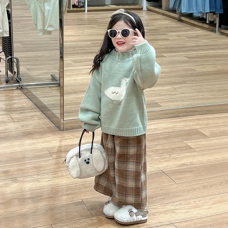 

Girls Suits 2024 Autumn New Childrens Clothes Cute Cartoon Knitted Sweater Plus Fleece Plaid Pants Two-piece Set Casual Simple