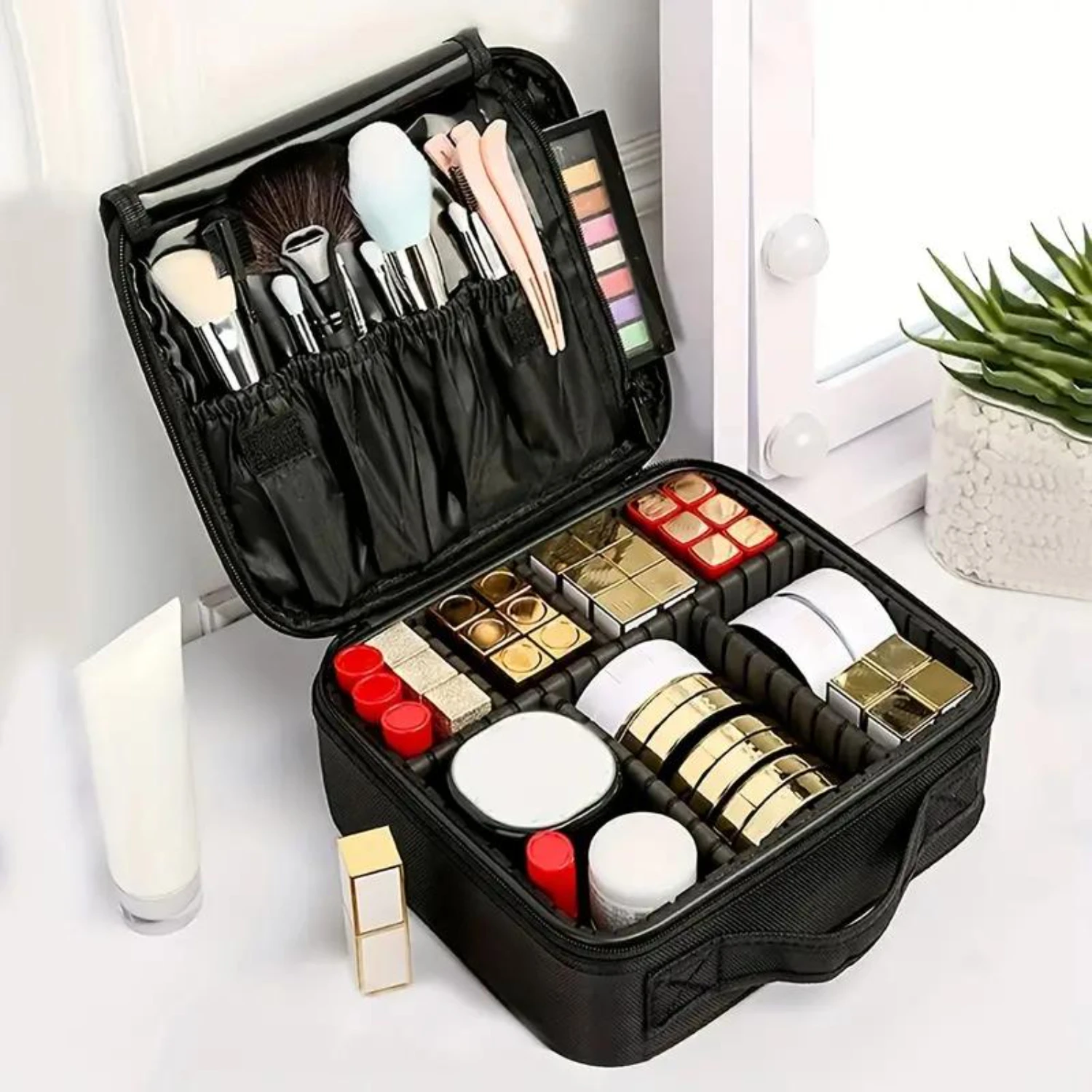 

Ultra-Portable Cosmetic Organizer Bag - Stylish Dividers & Secure Makeup Case, Ideal Travel Companion for Effortless Multifuncti