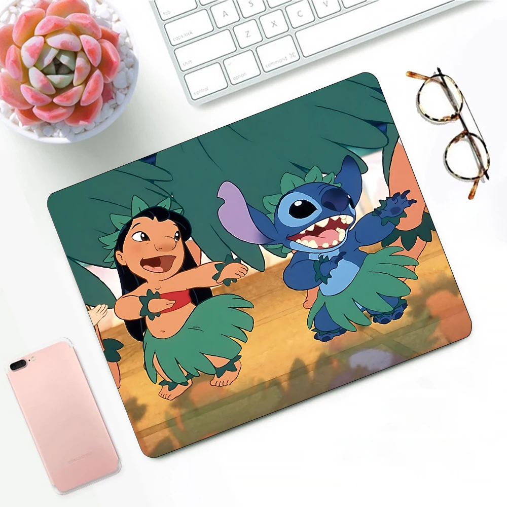 Lilo&Stitch Gaming Mouse Pad XS Small Mousepad For PC Gamer Desktop Decoration Office Mouse Mat Deskmat Rug