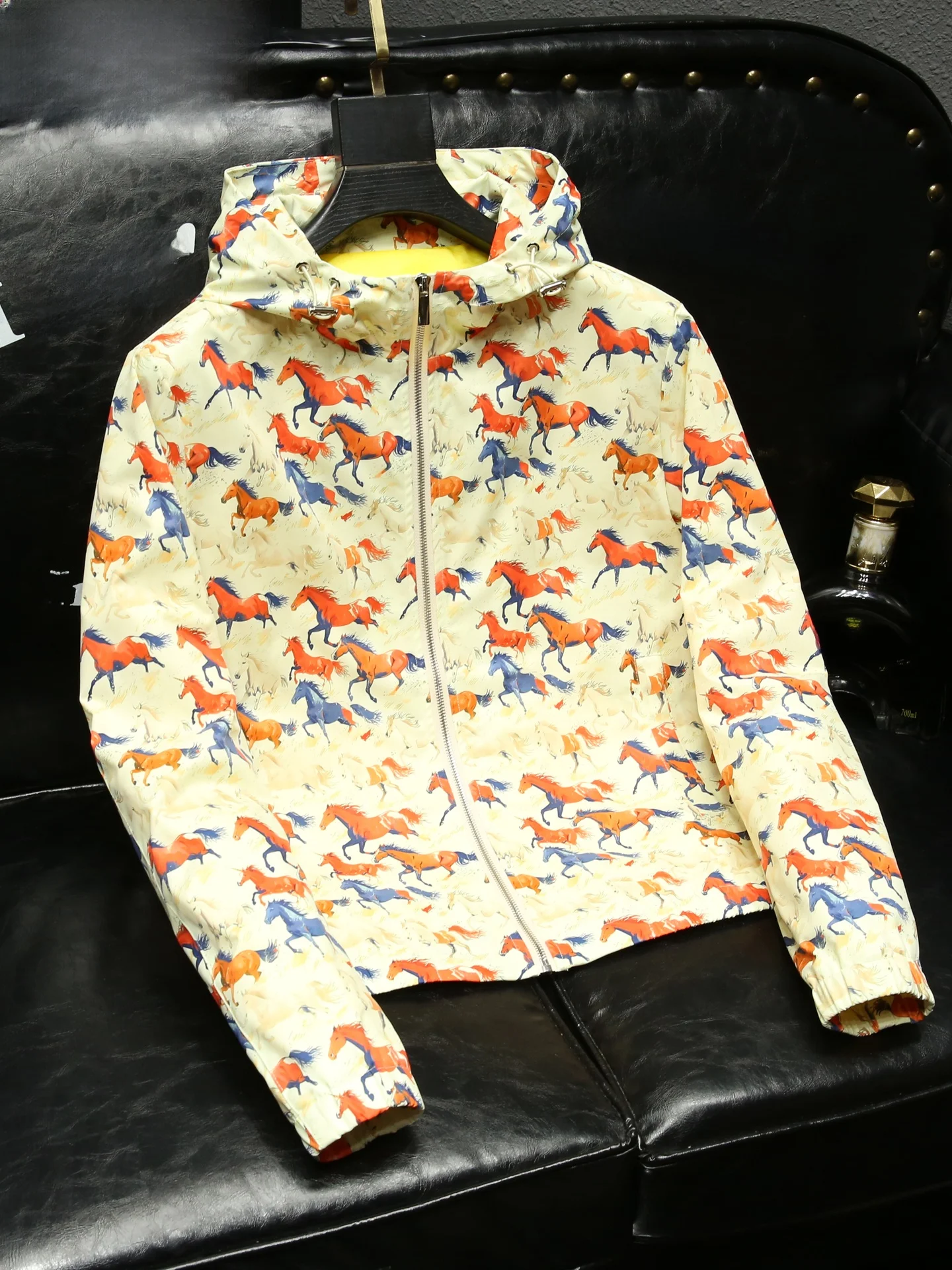 

Модная приталенная куртка с капюшоном для мужчин, весенне-осенняя куртка с новогодним принтом, модная верхняя одежда из дышащего полиэфирного волокна