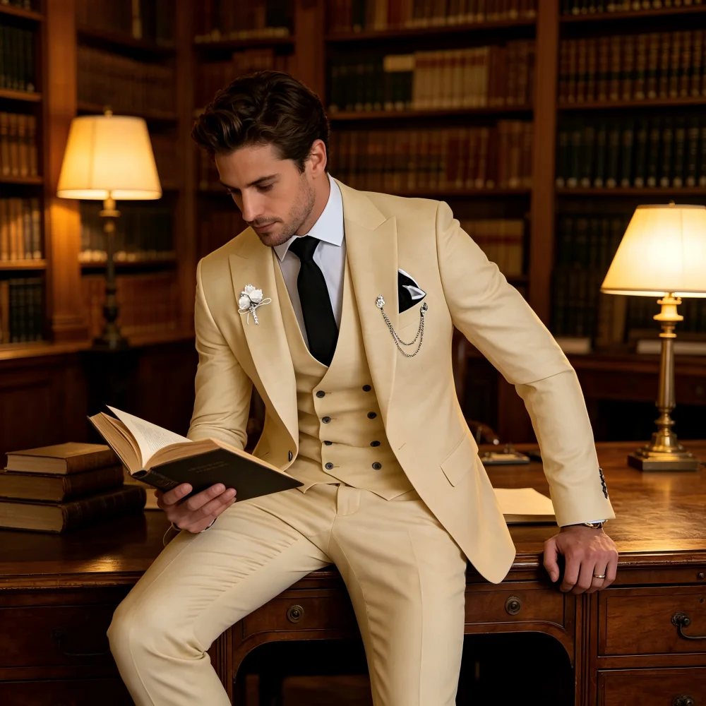 

Элегантный мужской костюм-тройка цвета розовой розы: приталенный пиджак, жилет и брюки. Двубортный комплект для свадьбы, жениха, смокинга, деловых мероприятий и вечеринок.