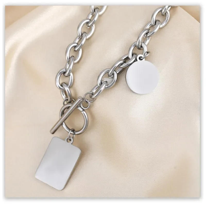 قلادة جديدة من الفولاذ التيتانيوم، قلادة حروف من قطعة واحدة للسيدات، إكسسوار سلسلة الترقوة، سلسلة سترة