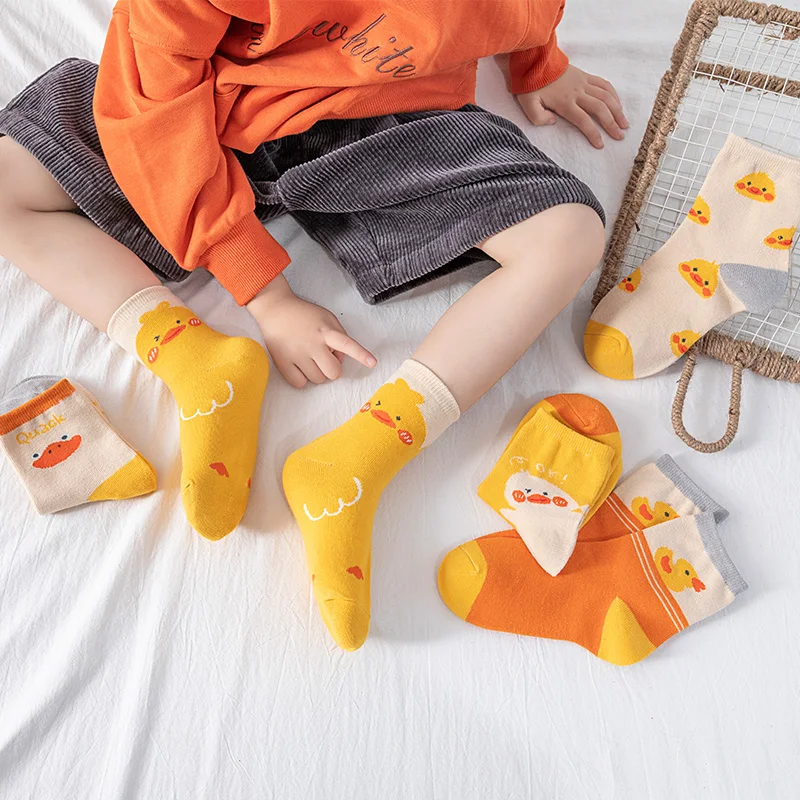 5 pairs of autumn and winter children\'s short socks cute yellow duck cartoon breathable boys and girls mid tube socks