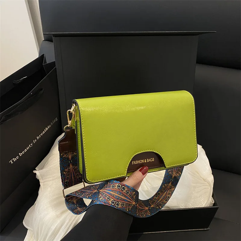 

Women's Trendy Bag, Women's One Shoulder Versatile Business Commuting Bag, Crossbody Small Square Bag