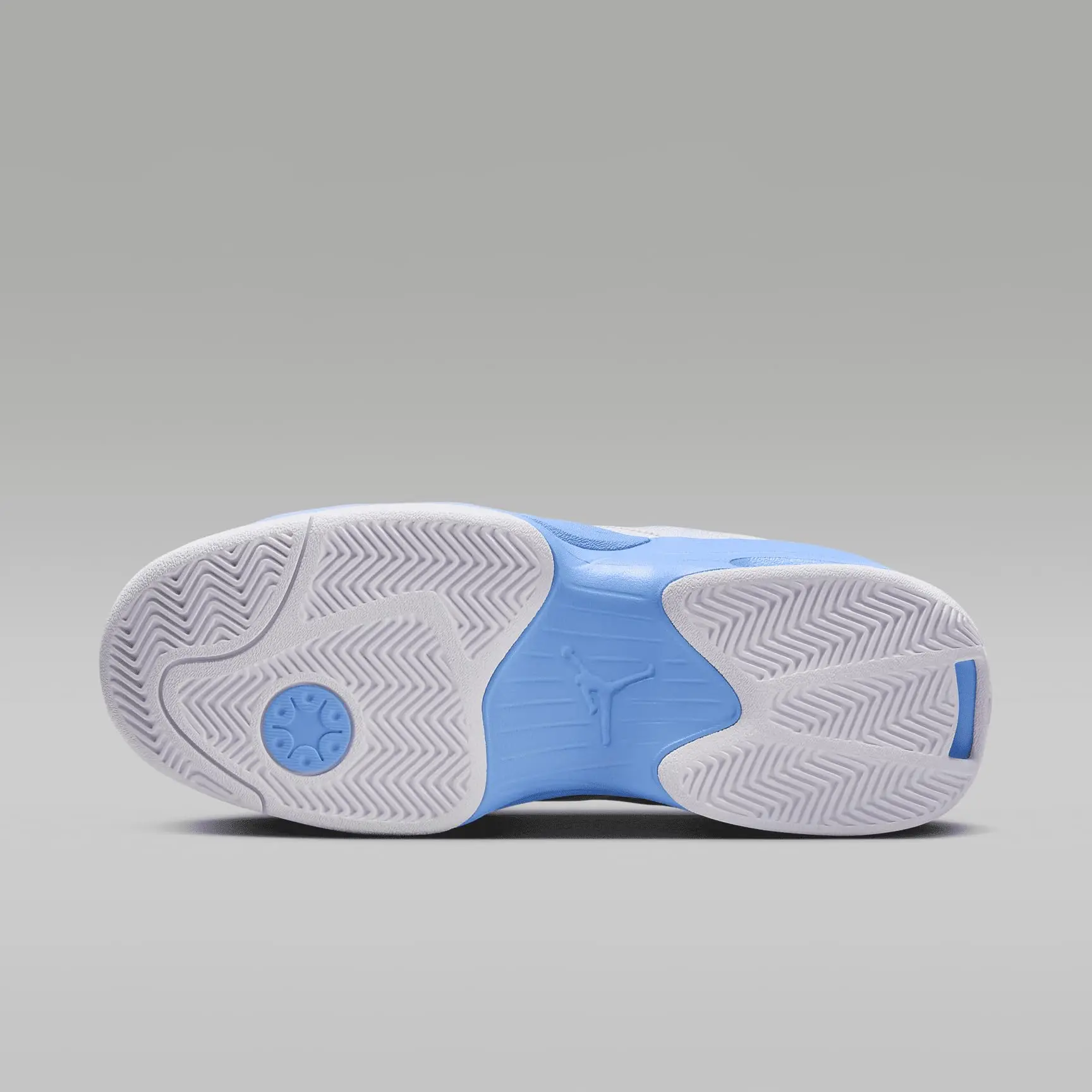 Jordan Max Aura 6 Women's Shoes view 2