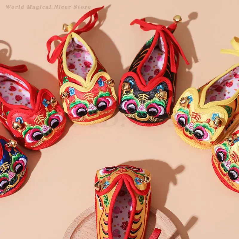 Chinese Ancient Baby Shoes Children's Embroidery Tiger Head Shoes Retro Small Bell Traditional Newborn New Year Birthday Gift