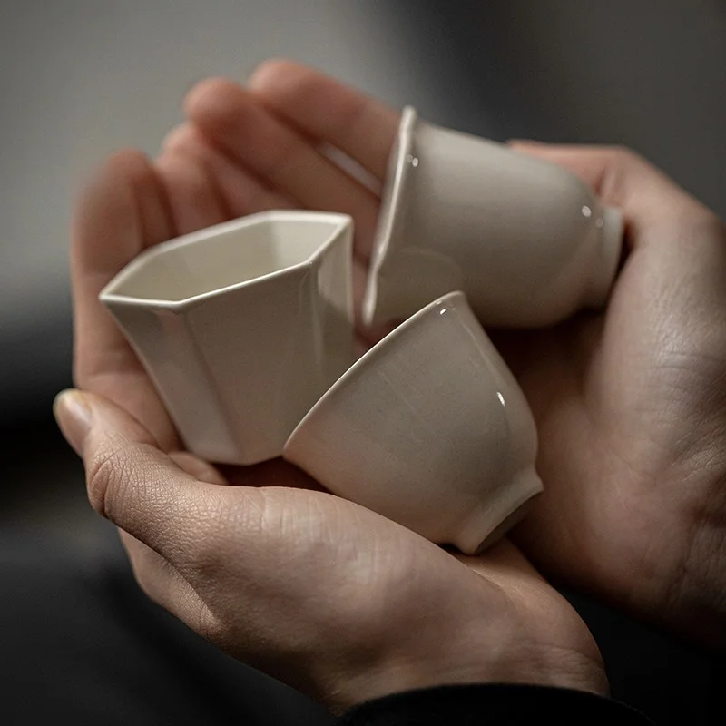 Hand‑Crafted Plant‑Ash Glaze Ceramic Master Cup, Japanese‑Style Retro Thin‑Walled Aroma‑Sniffing Cup for Kung Fu Tea Set