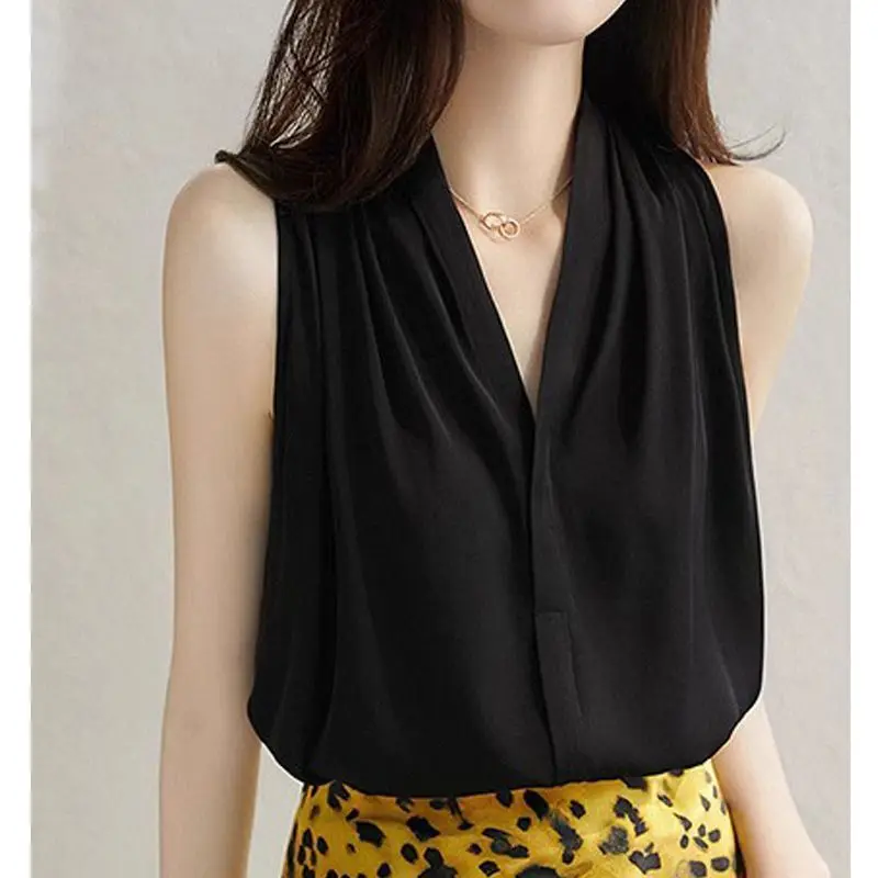 Sleeveless Chiffon Shirt for Women with Vests and Shirts for Women with New Summer Shirts for Age-reducing Short Tops
