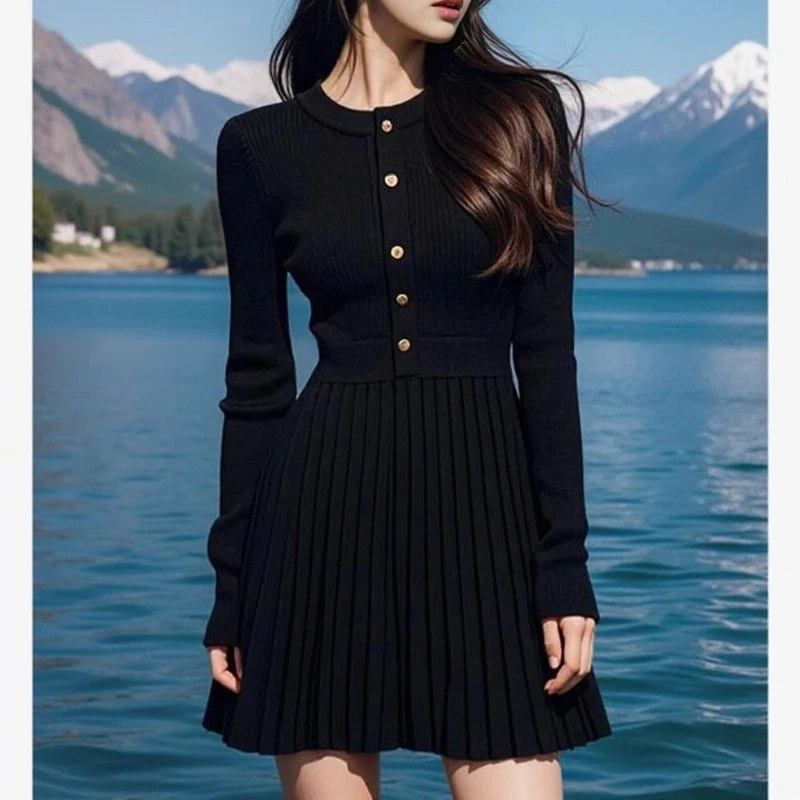 

2025 New Style Knitted Dress for Autumn and Winter Women's Temperament Design Sense Spliced ​​pleated Skirt