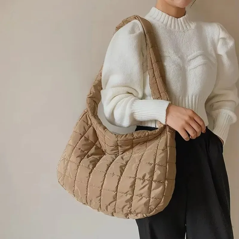 Bolso de gran capacidad para mujer, bolsos de hombro/bandolera, bolso de algodón plisado a cuadros a la moda, bolsos acolchados informales de Color sólido para mujer