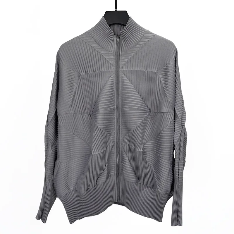 

Pleats Design Sense Men's Jacket Irregular Pleated Cardigan Top Niche Fashion High-end Foreign Trade Jacket Cross-border