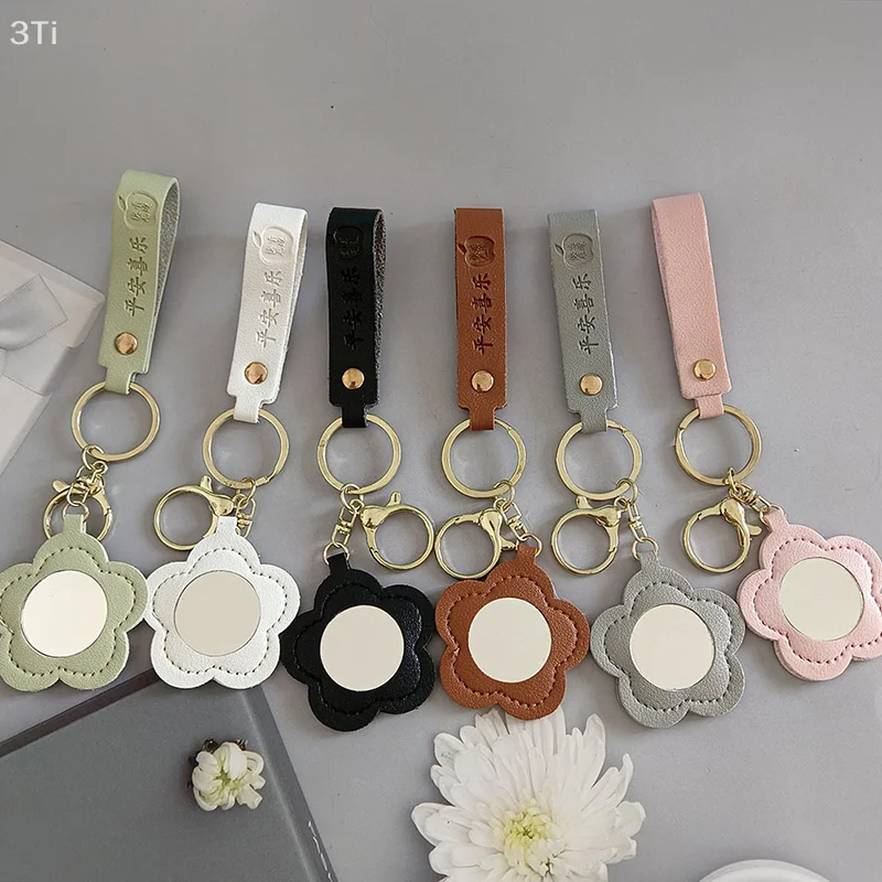 Креативный брелок в форме цветка из искусственной кожи, мини-зеркало для макияжа, сумка, подвесной орнамент, автомобильный брелок для женщин и девочек, подарок