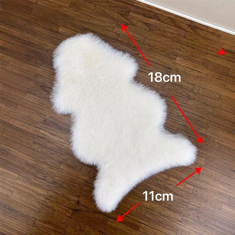 Tapis de sol pour maison de poupée, chambre à coucher, salon, décoration, accessoires pour maison de poupée, modèle de tapis en peluche Imitation peau de mouton, 1 pièce, 1/12