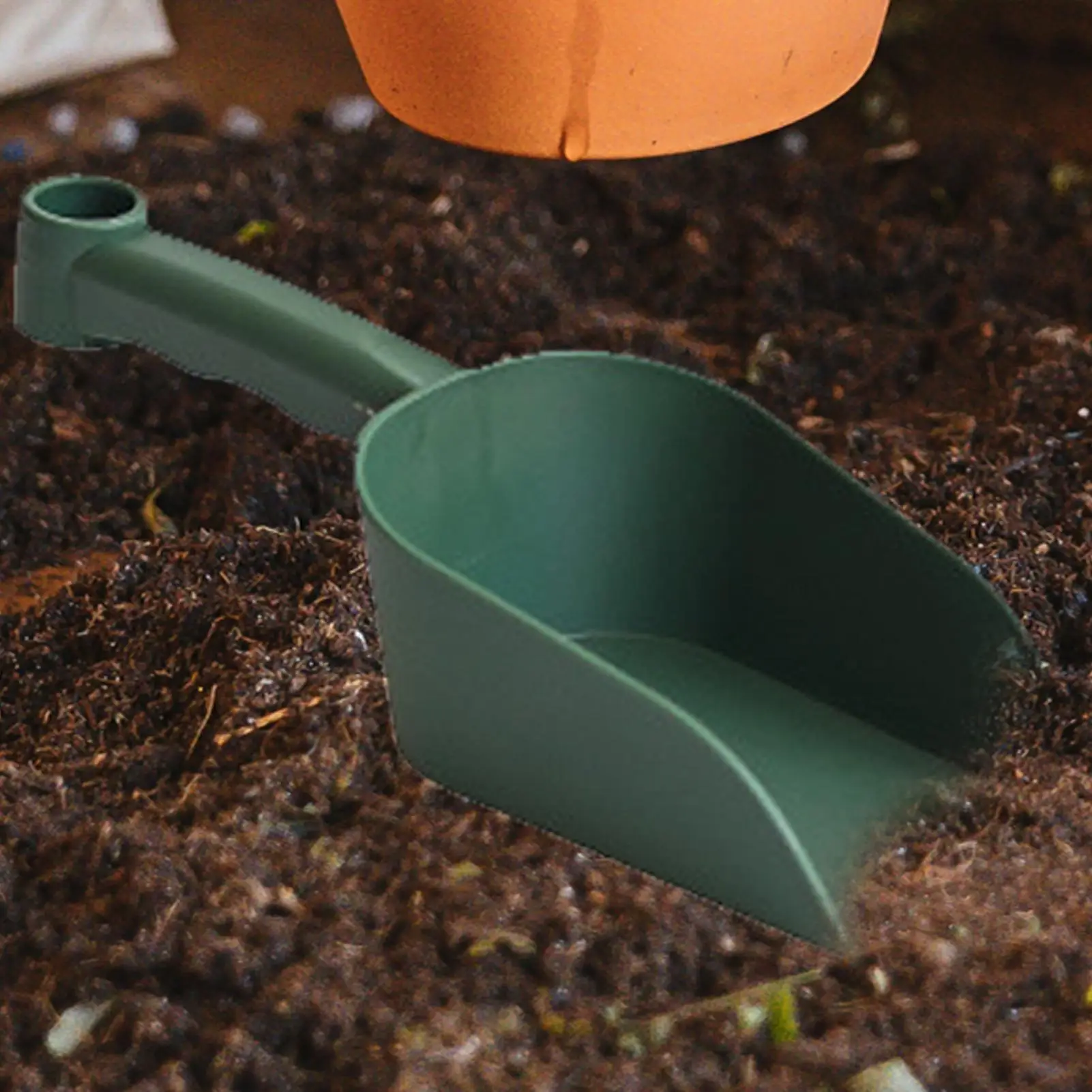 Garden Soil Scoop Portable Thick Plastic Gardening Trowels Cat Litter Scoop for Farming Vegetable Fruit Grass Sod
