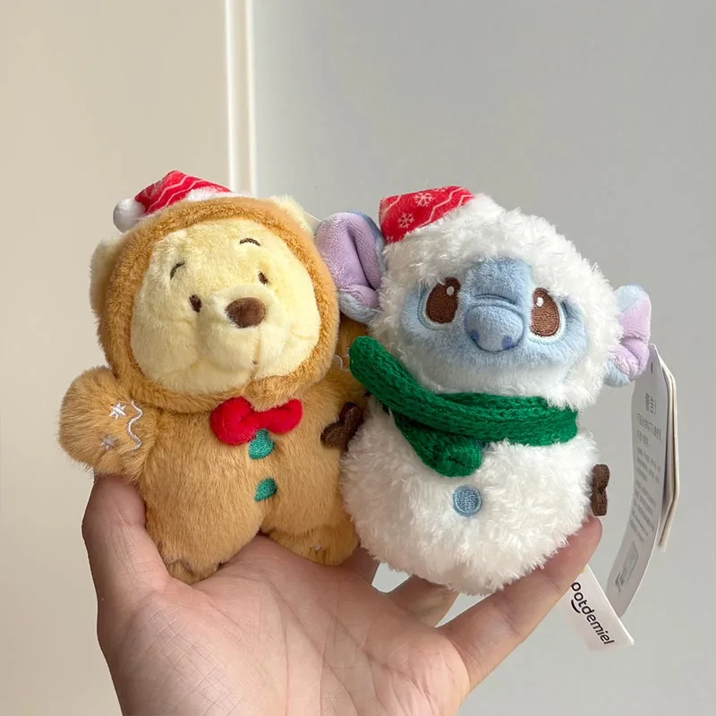 かわいい雪だるまのスティッチぬいぐるみキーホルダー、くまのプーさんカップルキーリング、財布やバッグ、バックパックチャーム、バレンタインギフトのアイデア