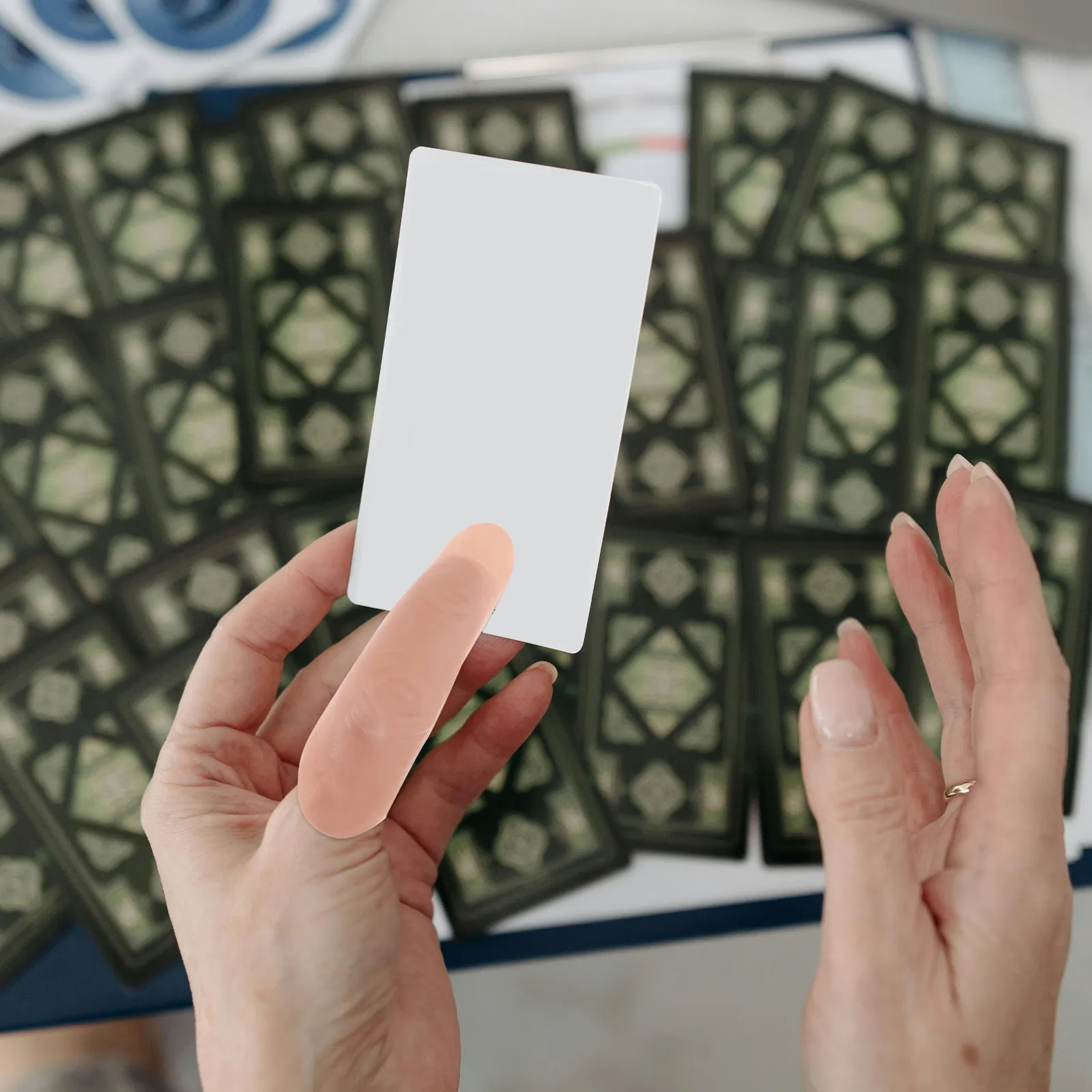 

Набор из 4 реалистичных легких искусственных пальцев для фокусов, реквизит для сцены и вечеринок