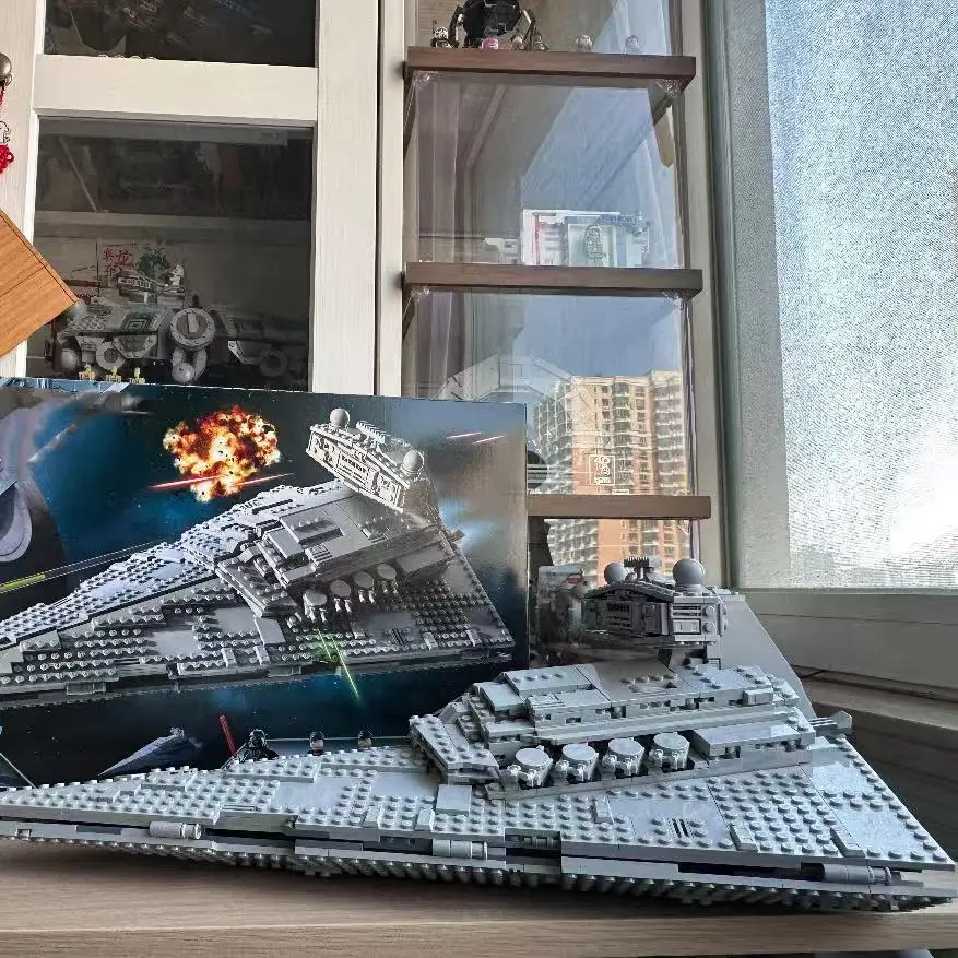 

Moc Creative Cosmic Spaceship Empire Star Destroyer Building Block Set, 1555 pieces, a building gift for boys and girls