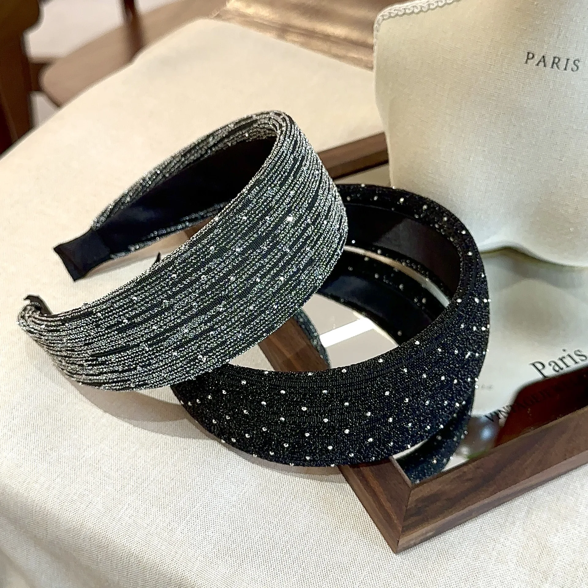 

Korean Style Fashion Retro Dot Sponge Headband Hair Accessory for Women