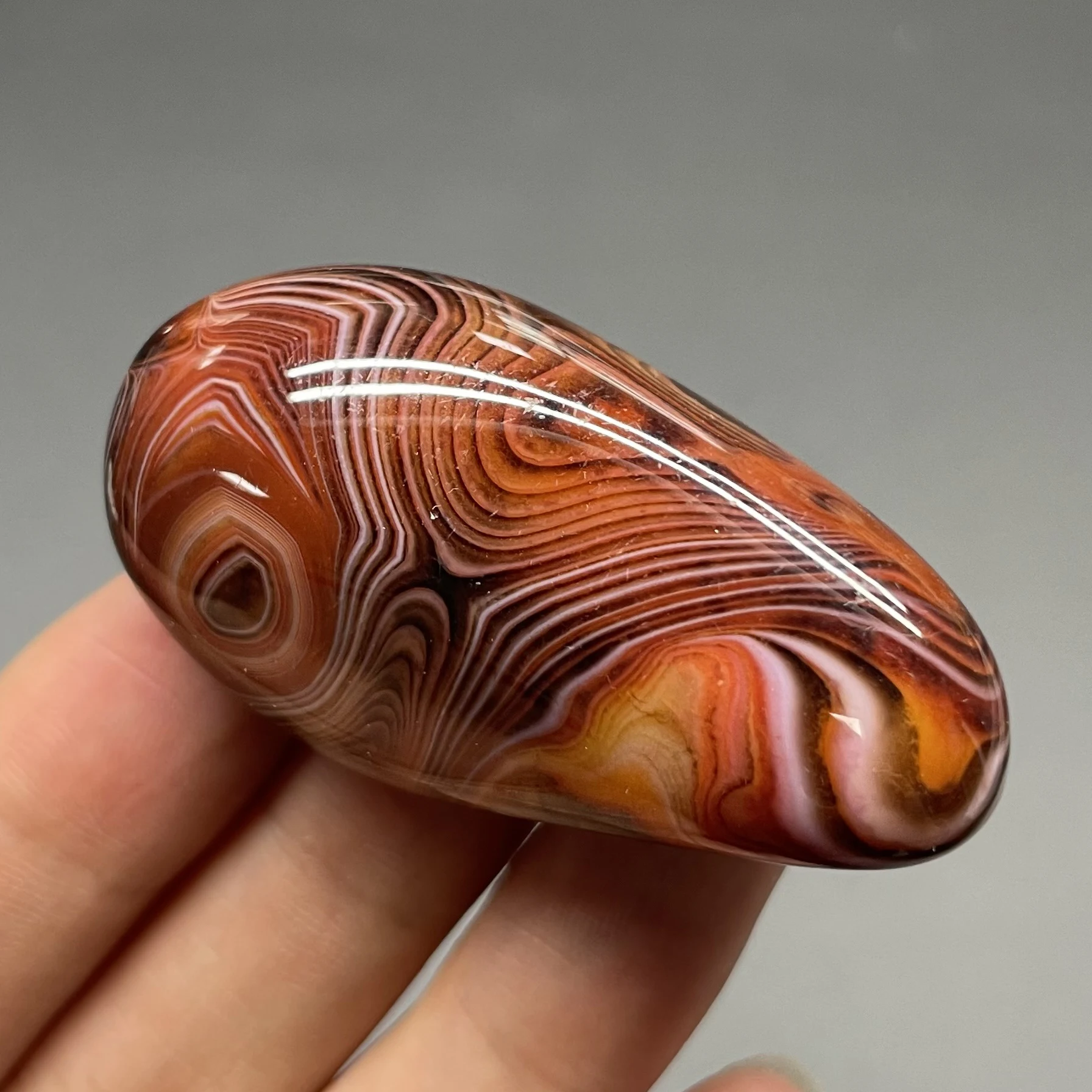 Natural Sardonyx Palm Polished Agate Palm Stone Reiki Healing Crystal Exquisite Room Decor