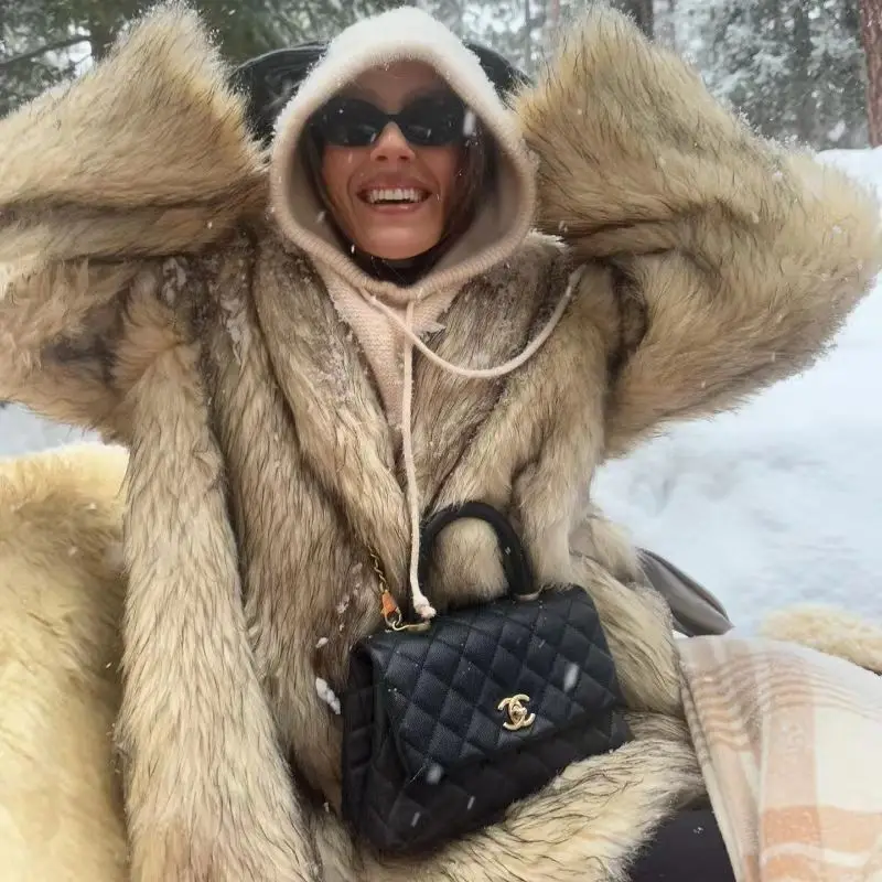 High-end Chic Lapel Faux Fur Warm Thick Coat Women Fluffy Cardigan Long Sleeve Loose Winter High Street Coats Vintage Fur Jacket