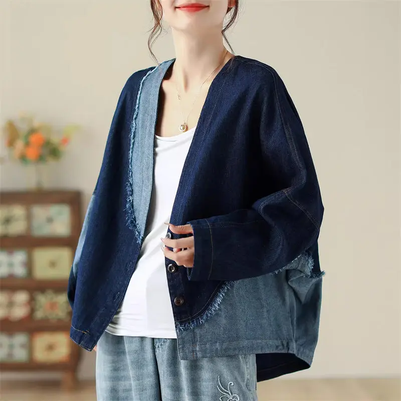 

2024 Spring And Autumn Art Retro Spliced Denim Shirt Loose Coat Top V-Neck Vintage Korean Casual Large Size Jacket K048